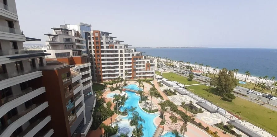 Antalya'da deniz manzaralı daire
